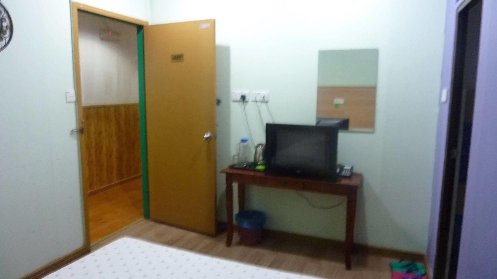 7 Hung Hung Inn Kota Kinabalu Dış mekan fotoğraf