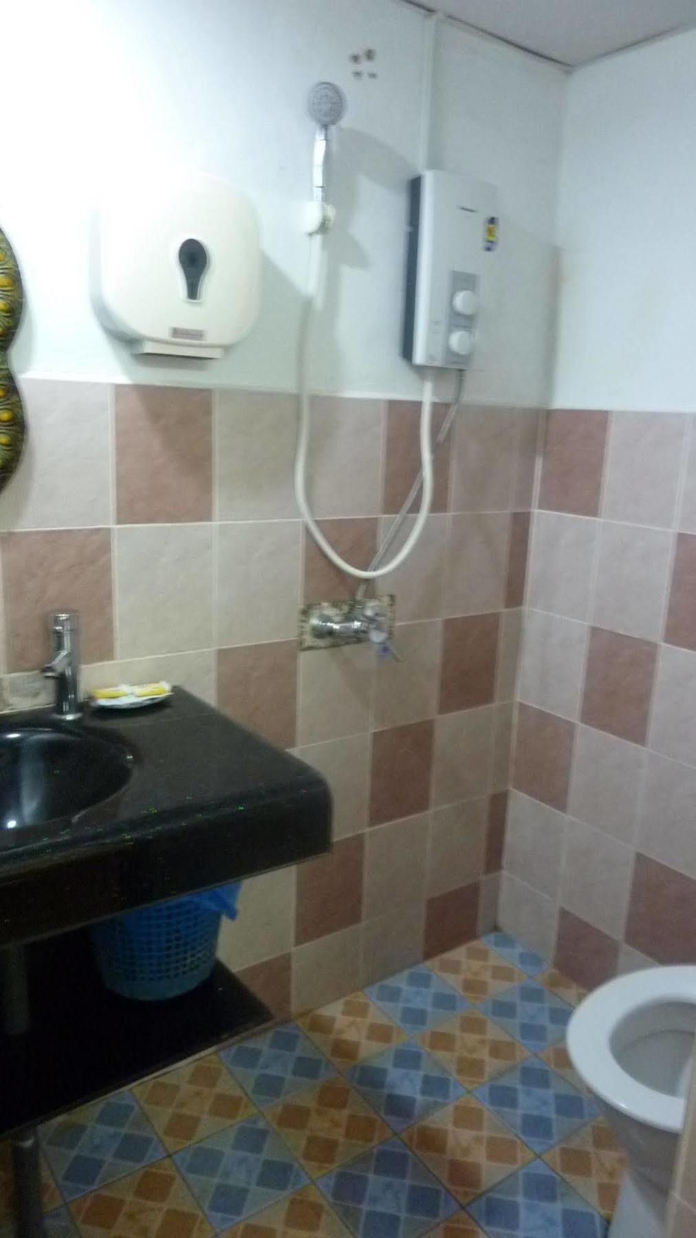 7 Hung Hung Inn Kota Kinabalu Dış mekan fotoğraf